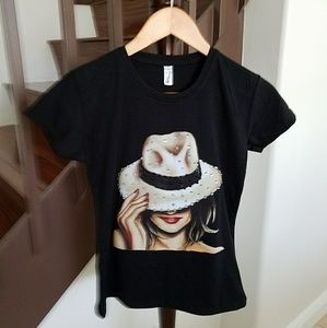 NEW. T SHIRT